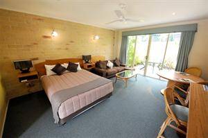 Caboolture Riverlakes Motel Logo and Images