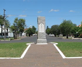 War Memorial and Heroes Avenue Logo and Images
