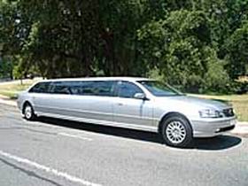 In Vogue Limousines Logo and Images