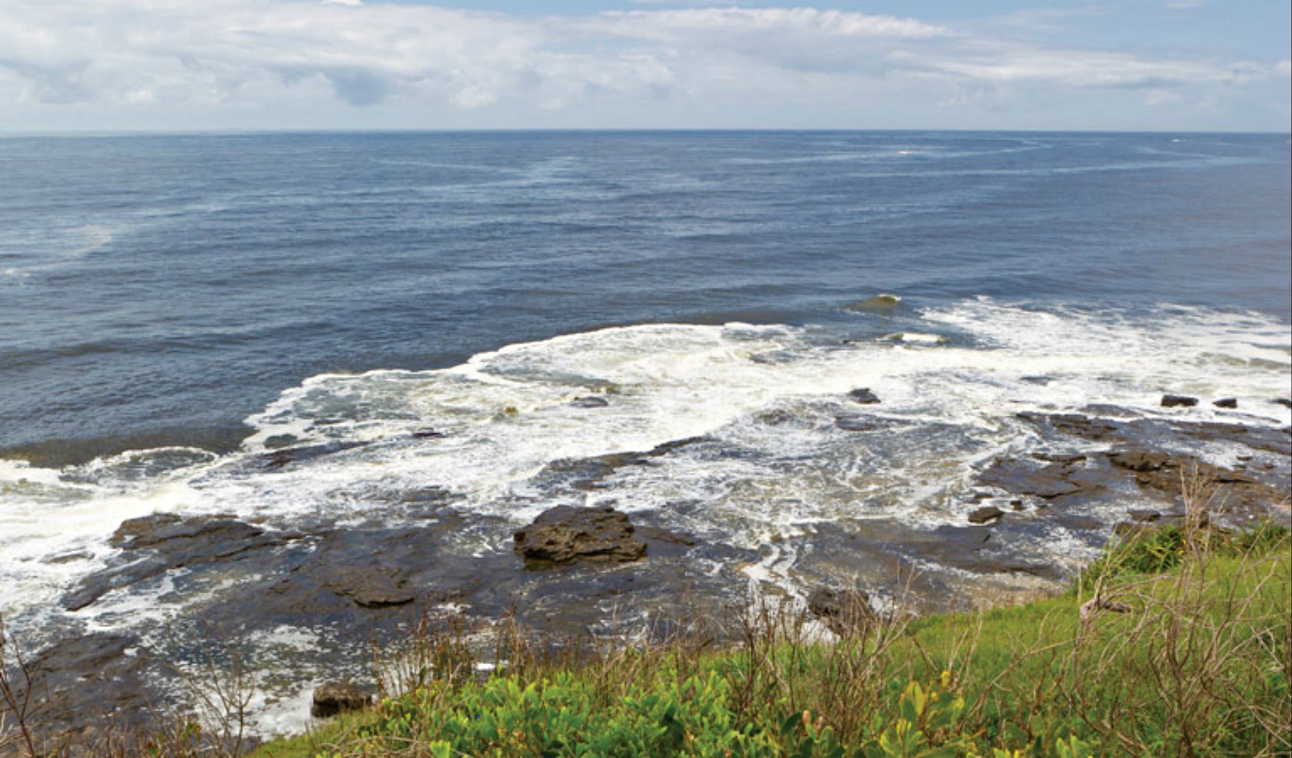 Iluka Bluff Lookout Logo and Images
