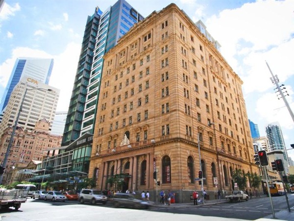 MacArthur Chambers Heritage Apartments Logo and Images