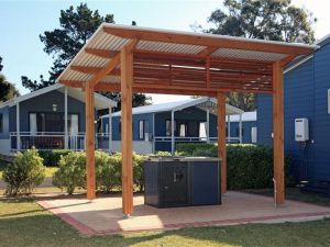 Huskisson White Sands Holiday Park Logo and Images