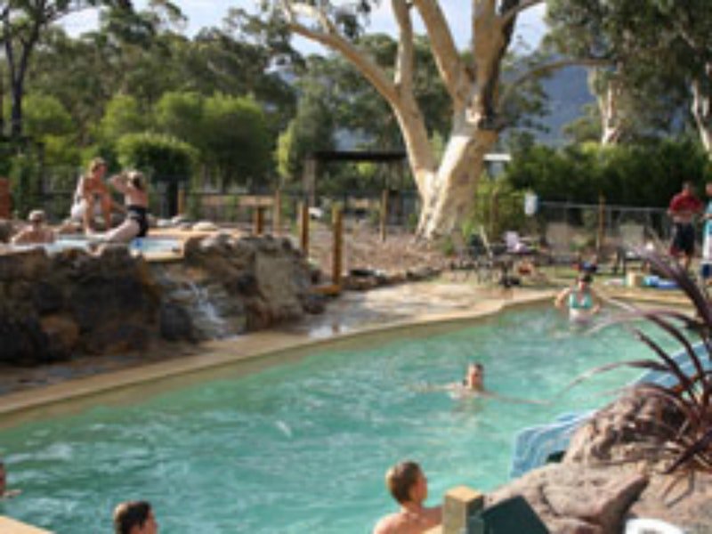 Banksia Park Cottages Logo and Images