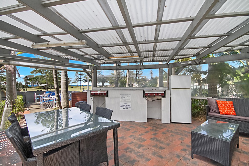 Sandpiper Apartments Broadbeach Logo and Images