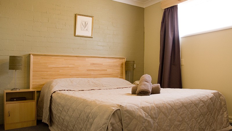 BEST WESTERN Balan Village Motel Nowra Logo and Images