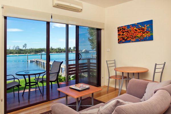 Anglesea Lodge Logo and Images
