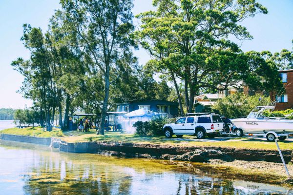 Dungowan Waterfront  Accommodation Logo and Images