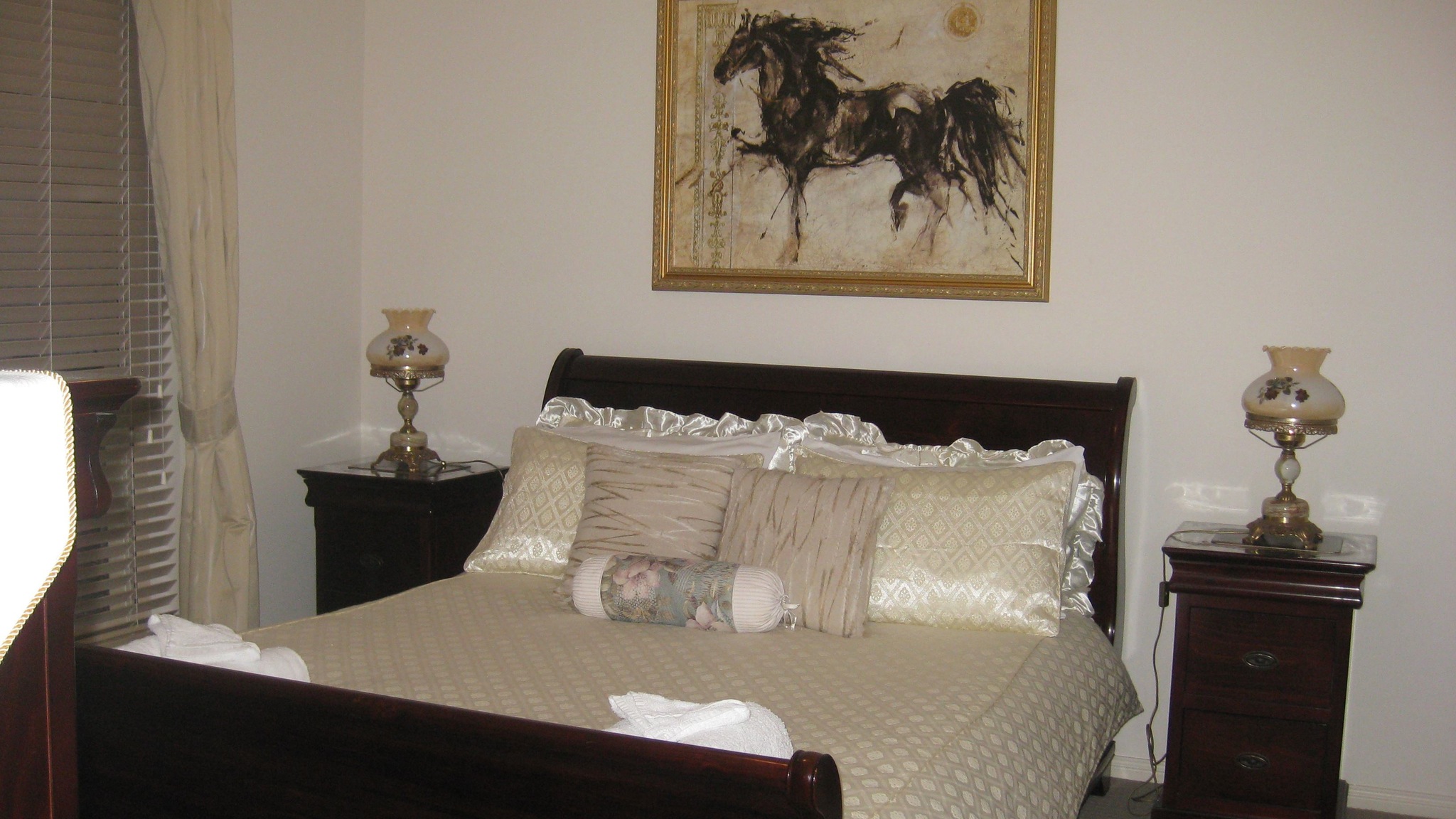 Stall Place Accommodation Logo and Images