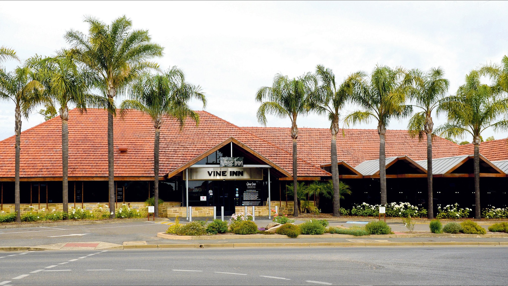 Barossa Vine Inn Logo and Images