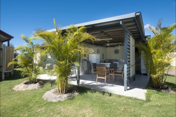 The Palms Hervey Bay Logo and Images