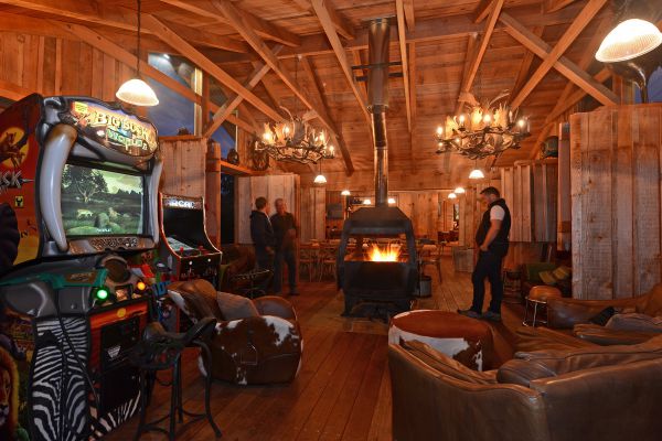 Bruny Island Lodge Logo and Images
