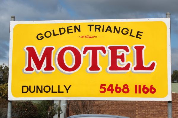 Dunolly Golden Triangle Motel Logo and Images