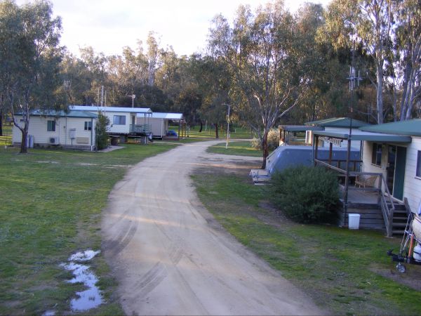 Murray River Hideaway Holiday Park Logo and Images