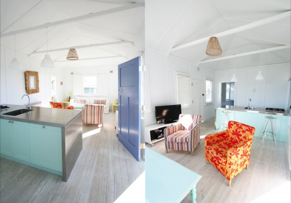 Aurora Beachfront Cottage Logo and Images