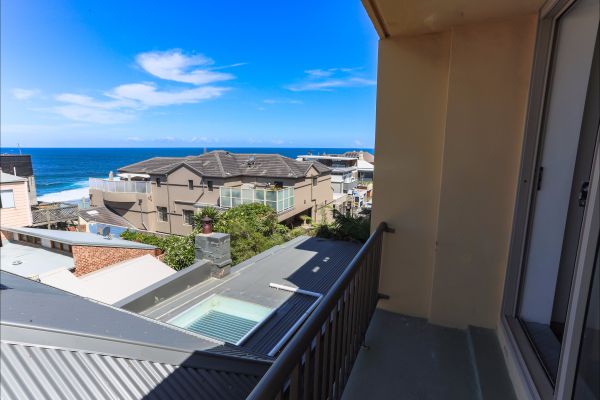 Newcastle Beach Hotel Logo and Images