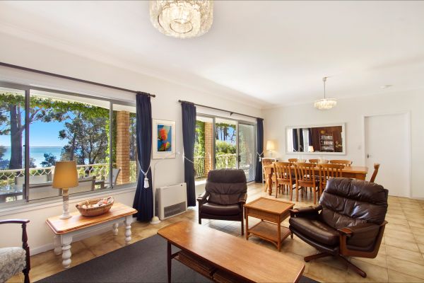 Orion Beach House - Jervis Bay Logo and Images