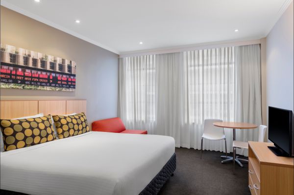 Travelodge Hotel Sydney Martin Place Logo and Images