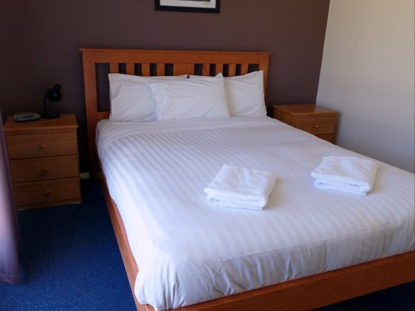 Woodbyne Resort Logo and Images