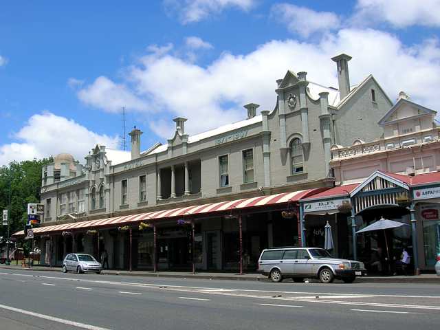 Commercial Hotel Camperdown Logo and Images