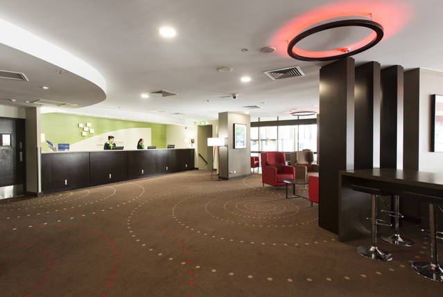 Holiday Inn Townsville Logo and Images