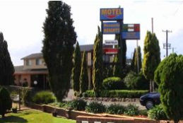 Newcastle Heights Motel Logo and Images