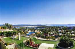 Noosa Crest Resort Logo and Images