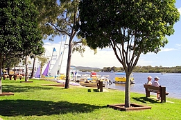 Noosa Place Resort Logo and Images