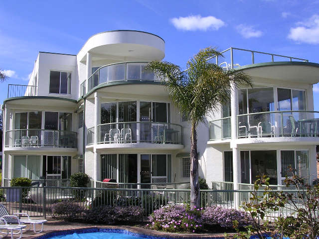 The Palms Apartments Logo and Images