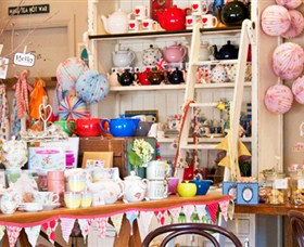 The Berry Tea Shop Logo and Images