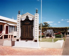 Gayndah War Memorial Logo and Images