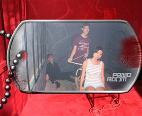 PaniQ Room Escape Logo and Images