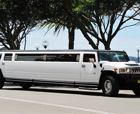 Hunter Valley Limo Wine Tours Logo and Images