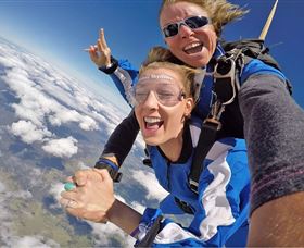 Sydney Skydivers Logo and Images