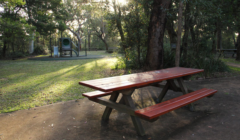 Barnetts lookout Logo and Images