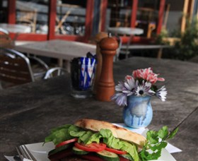 Dangar Island Cafe Logo and Images