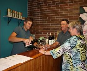 Ohana Winery and Exotic Fruits Logo and Images