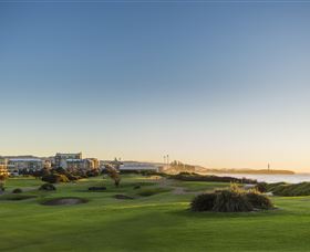 Wollongong Golf Club Logo and Images