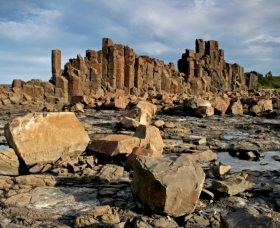 Bombo Headland Kiama Logo and Images
