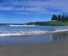 Surf Beach Kiama Logo and Images