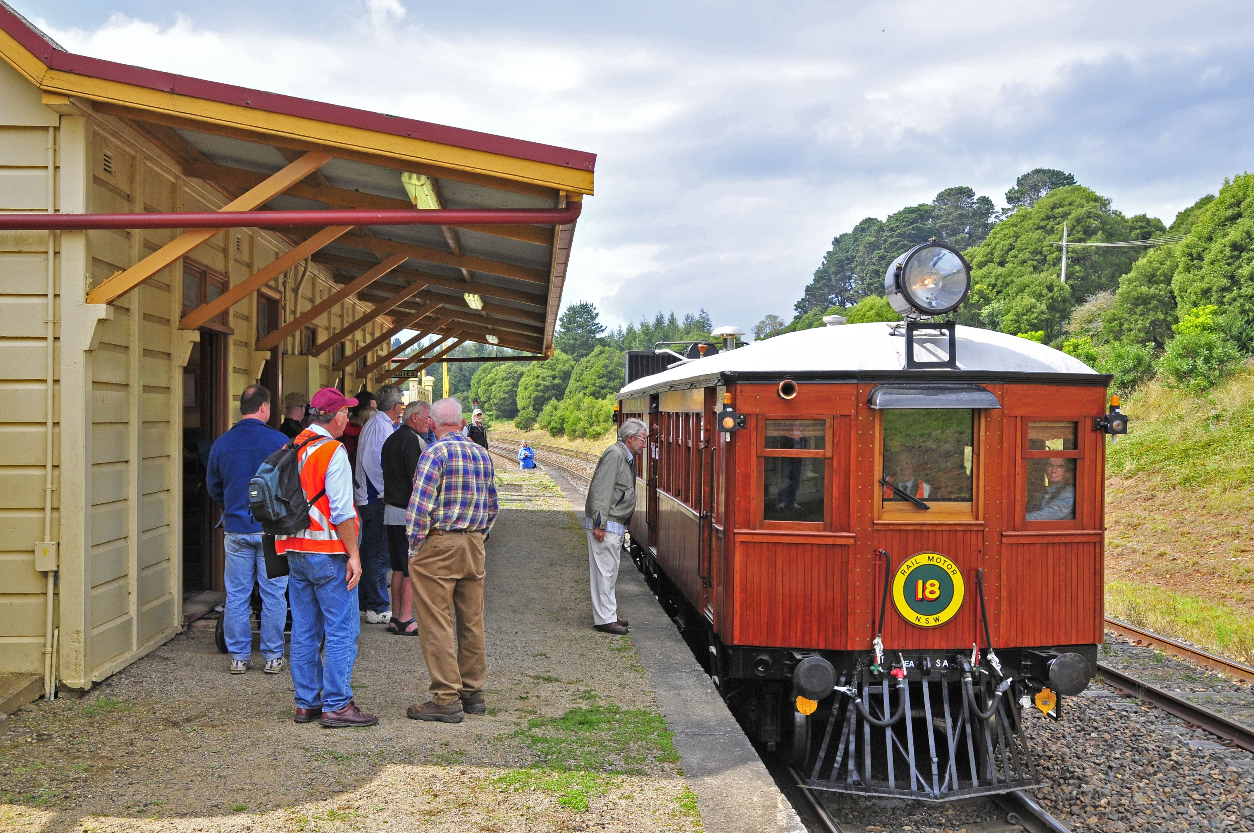 Robertson Logo and Images