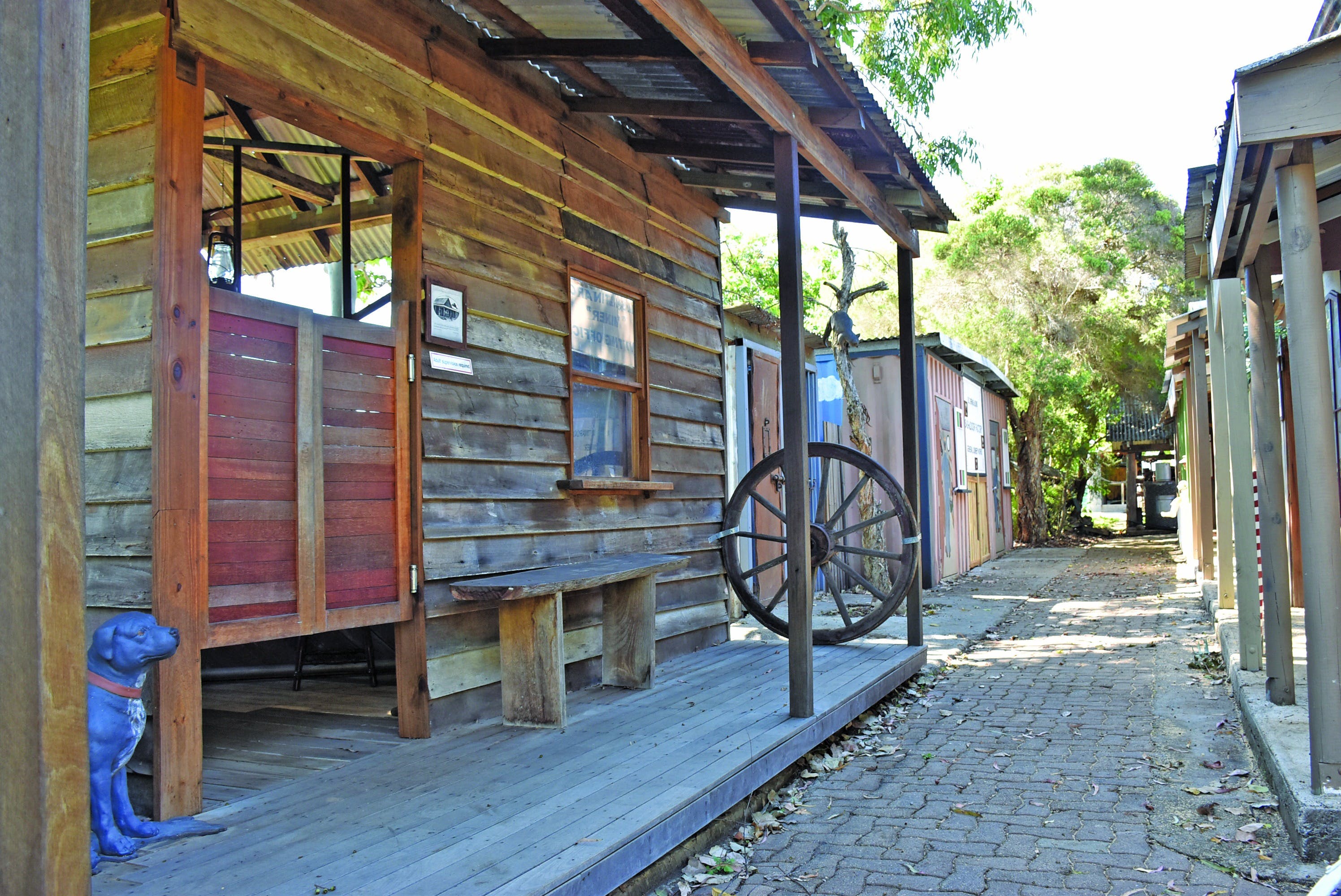Mareeba Heritage Museum and Visitor Information Centre Logo and Images