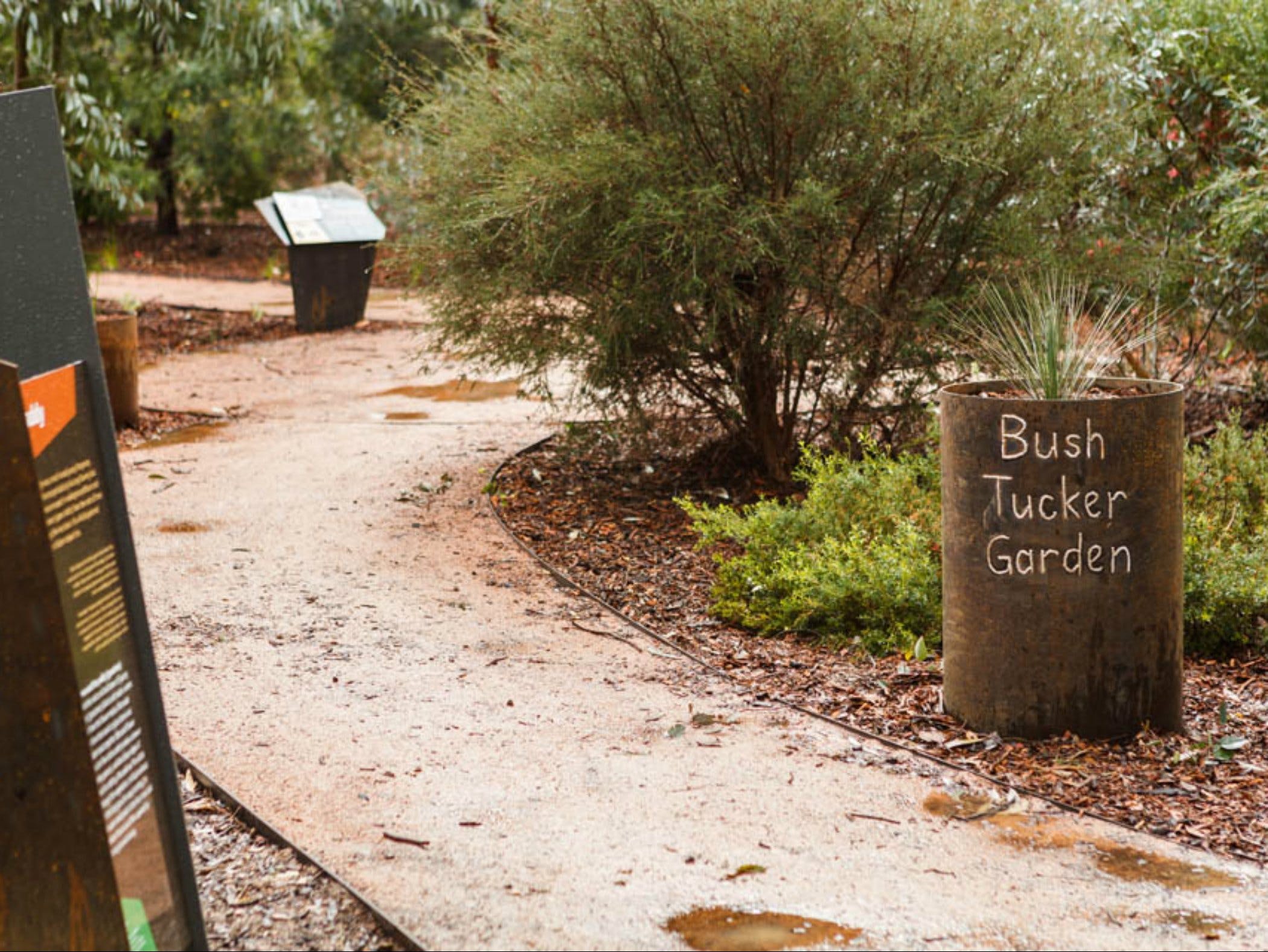 Ovens Riverside Path & Bullawah Cultural Trail Logo and Images