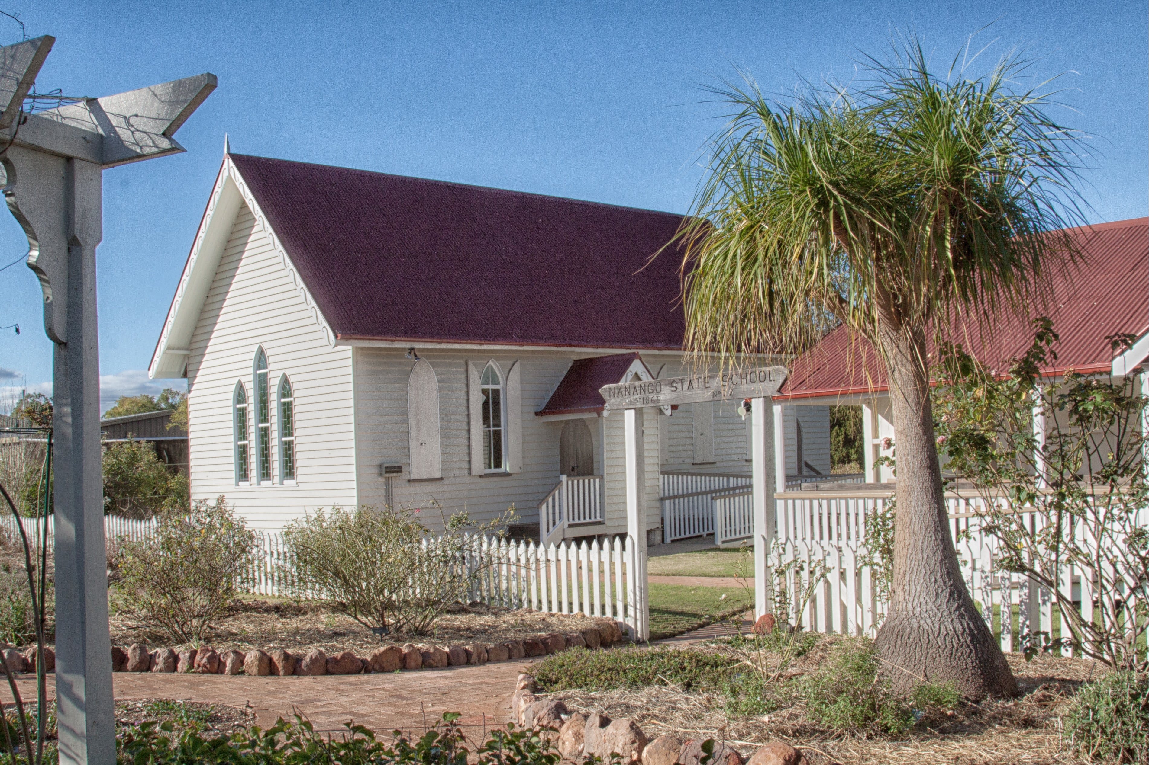 Ringsfield House, Nanango Logo and Images