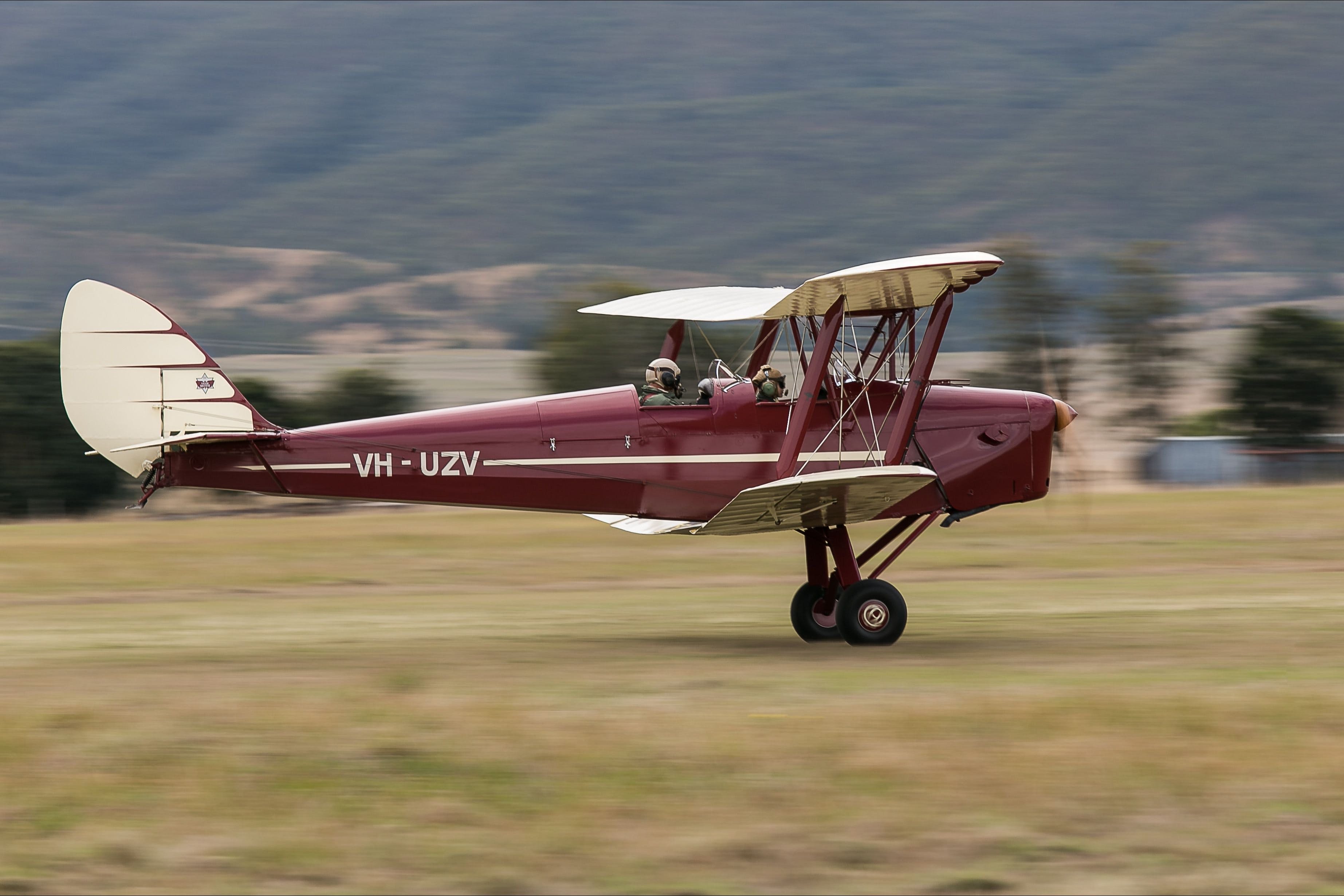 Watts Bridge Memorial Airfield Logo and Images