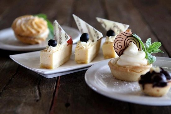 Orio Cafe Patisserie Bar Logo and Images