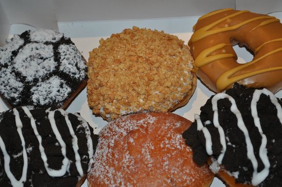 Krispy Kreme Doughnuts Logo and Images