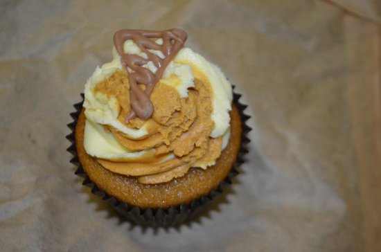 The Cupcake Bakery Logo and Images
