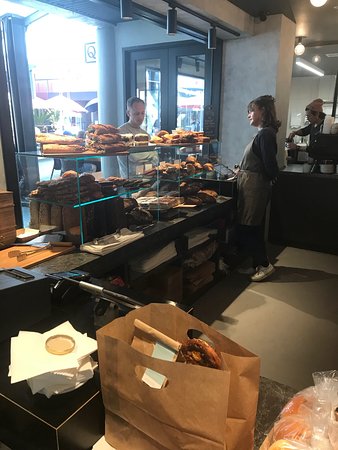 Q le Baker Logo and Images