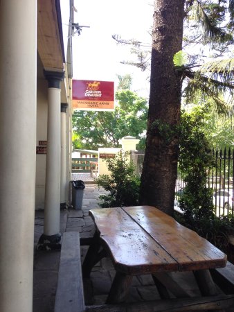 Macquarie Arms Hotel Logo and Images