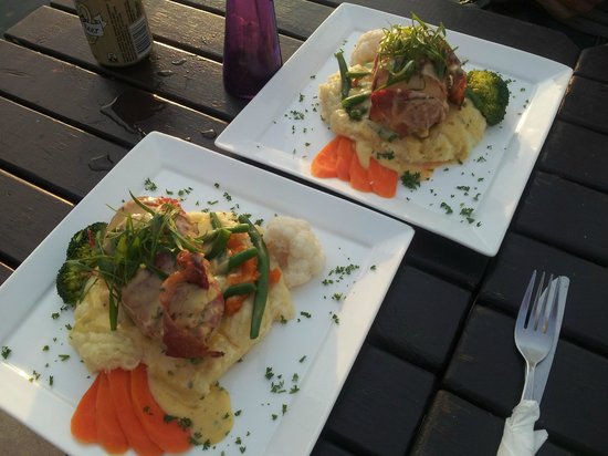 Pelican's Wharf Family Restaurant Logo and Images